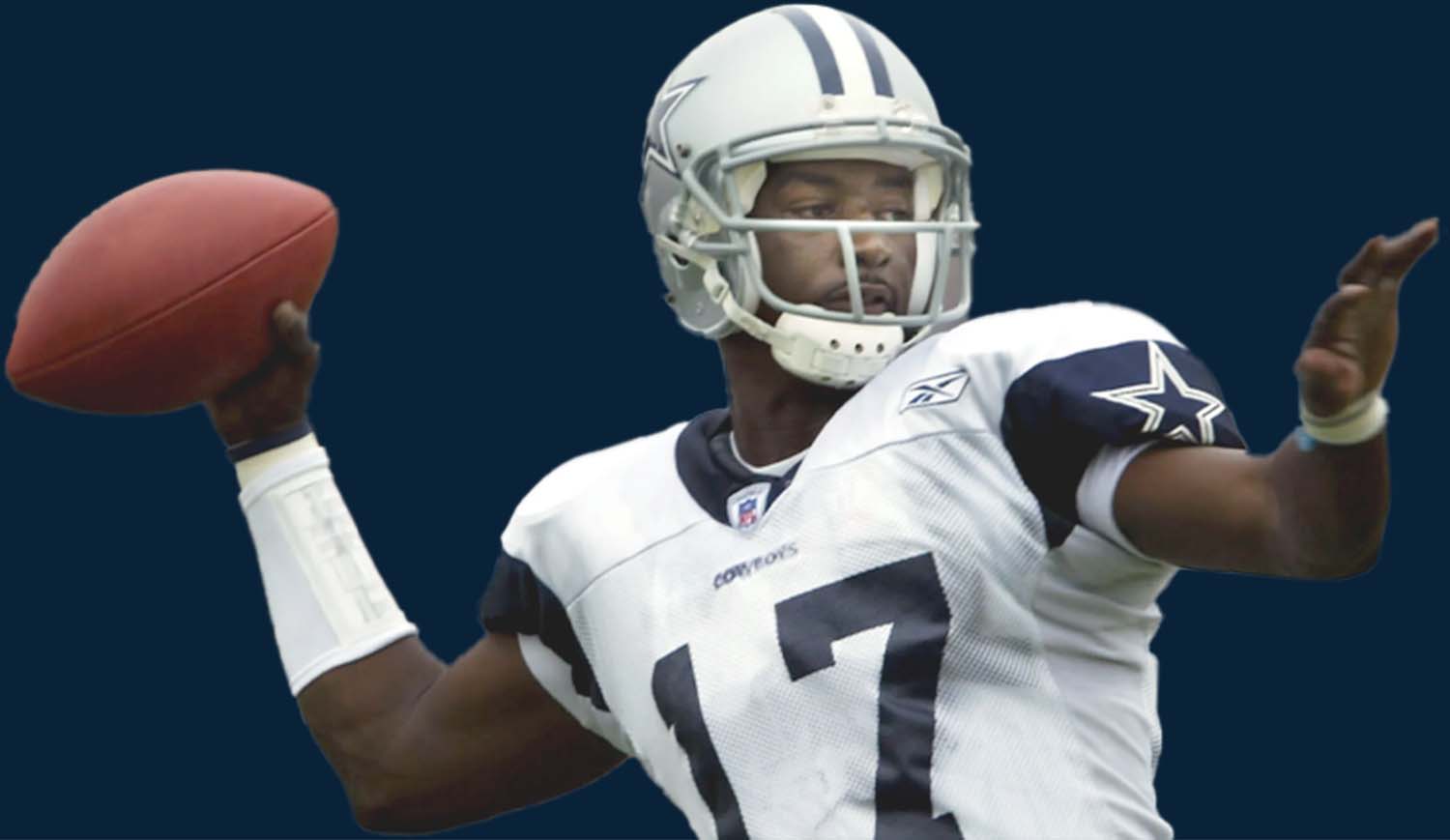 Quarterback Quincy Carter in throwing motion